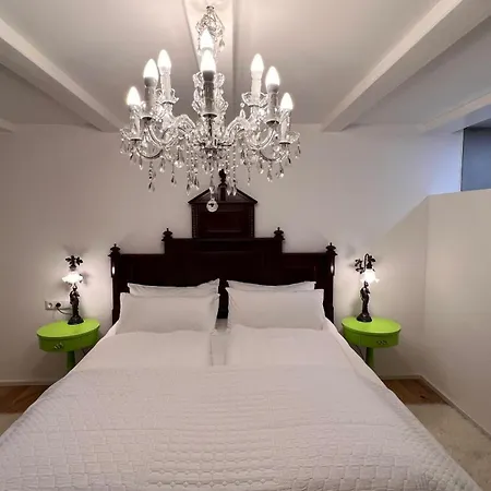 Cr25 - Than A Appartement